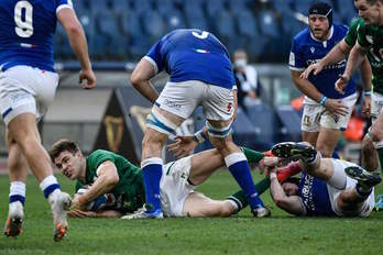 Jonny Sexton, apertura del equipo irlandés, ha tenido una efectividad del 100% en los lanzamientos a palos. (Filippo MONTEFORTE/AFP)