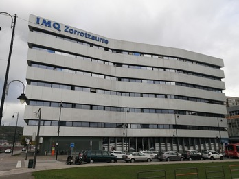 Clínica IMQ Zorrotzaurre, en Bilbo.