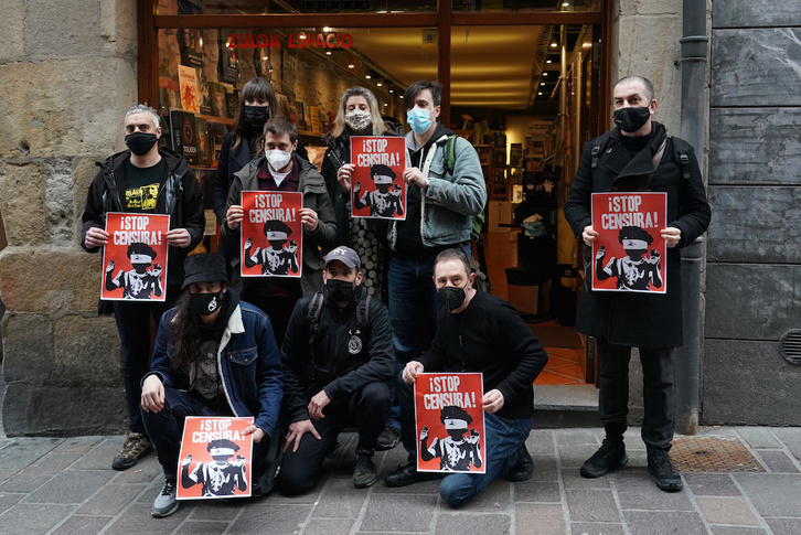 Cosmic Tentacles ha comparecido tras la denuncia al cartel ‘All Pitufos Are Bastards’. (Endika PORTILLO / FOKU)