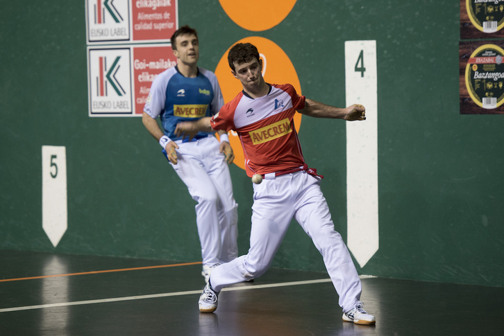 Julen Martija ha jugado su mejor partido del campeonato y han sumado el segundo punto. (Iñigo URIZ/FOKU)