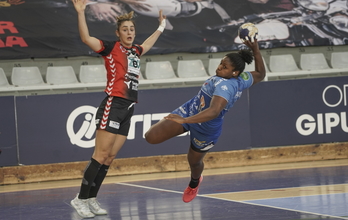 Mariane Fernandes ha sido la máxima goleadora del Bera Bera en Huerta del Rey. (Andoni CANELLADA / FOKU)