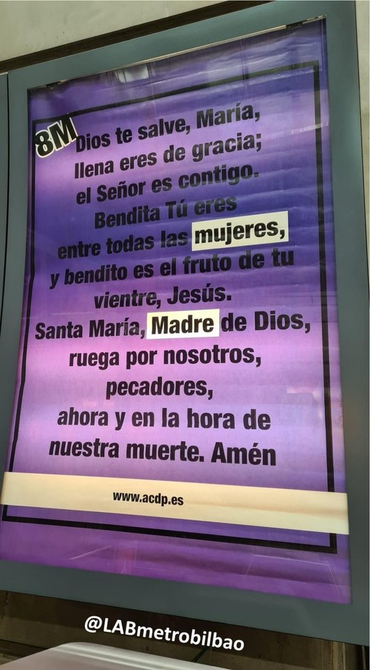Cartel con el «Ave María» colocado por la Asociación Católica de Propagandistas en Metro Bilbao.