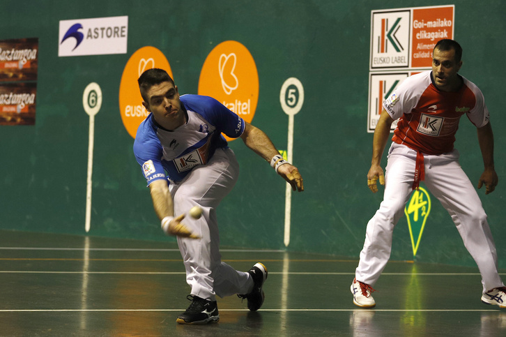 Kaiolan, Oinatz Bengoetxearen aurka, jokatu zuen Iker Irribarriak txapelketako bere azken partida Eibarren. (Maialen ANDRES/FOKU)