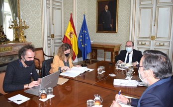 Representantes de ELA con el ministro Miquel Iceta. (ELA)