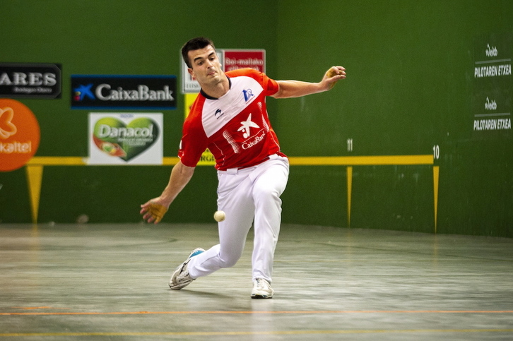 Iñigo Bikuña volverá a la competición en el frontón que lo vio debutar. (Jaizki FONTANEDA/FOKU)