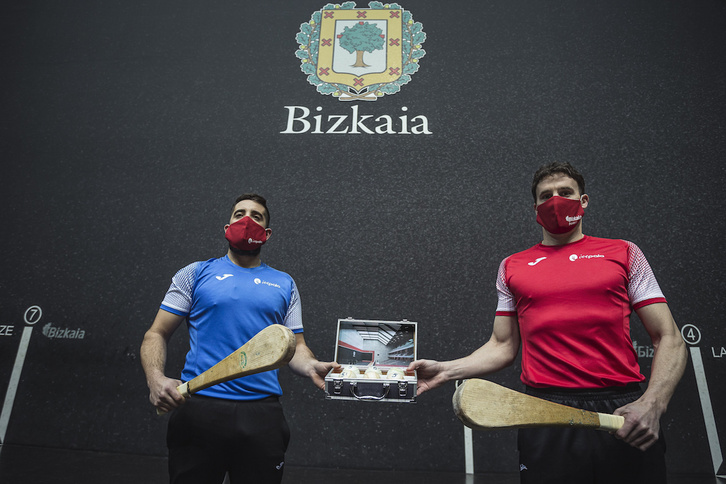 Ibai Perez eta Gaubeka astearteko material aukeraketan. (Aritz LOIOLA/FOKU)