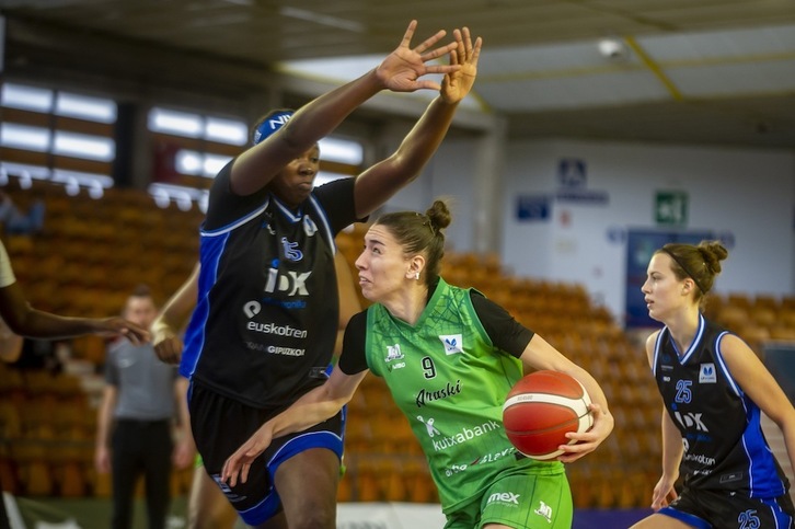 Foto de archivo de Laura Quevedo, como siempre voluntariosa, pero desarbolada por el Spar Girona. (Jaizki FONTANEDA / FOKU)