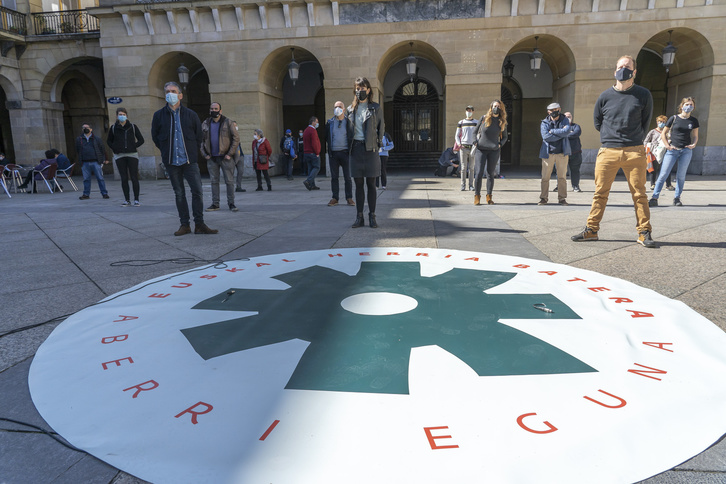 Euskal Herria Batera ekimenak agerraldia egin du aurtengo Aberri Eguna aurkezteko. (Andoni CANELLADA / FOKU)