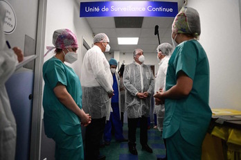 El primer ministro galo, Jean Castex, ha visitado hoy el hospital de Aulnay-sous-Bois, en el este de París. (Martin BUREAU/AFP)