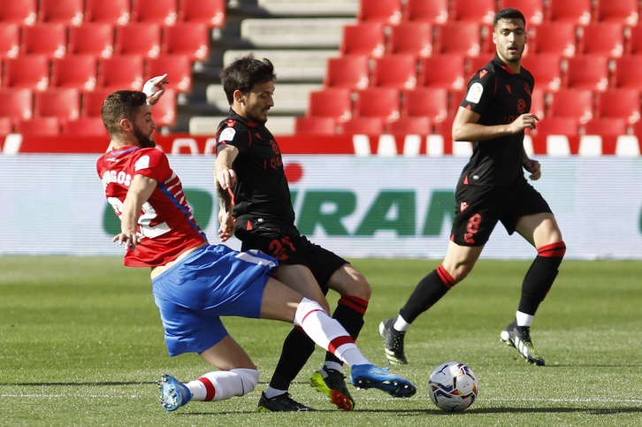 David Silva ha recibido un golpe en los lumbares y ha sido sustituido. (AGENCIA LOF)