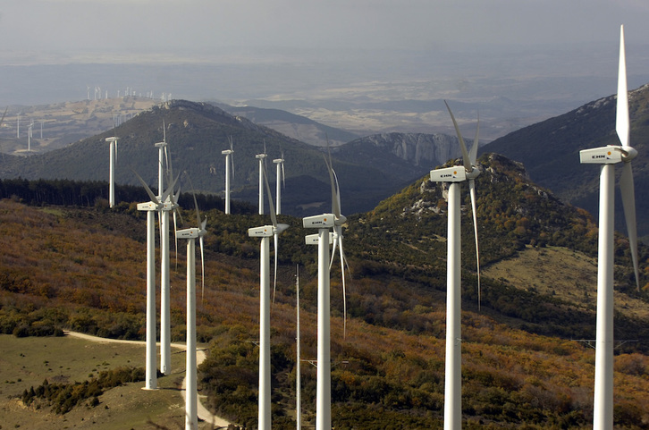 La nueva Ley de Cambio Climático de Nafarroa establece la delimitación de zonas para parques eólicos y solares. (Jagoba MANTEROLA/FOKU)