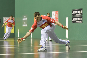 JOseba Ezkurdiak bere alderik lehiakorrena atera beharko du sailkapena lortu nahi badu. (Iñigo URIZ/FOKU)