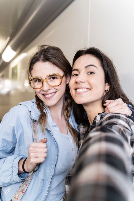 Nerea Mazo y Miren Arrieta. (Mikel BLASCO)