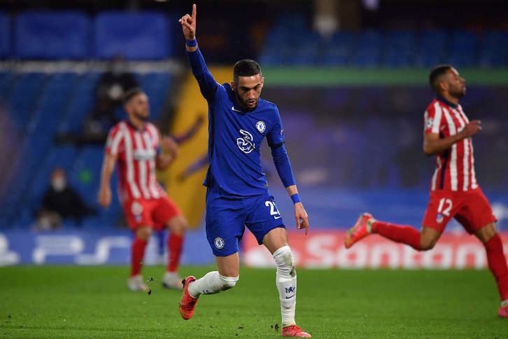 Ziyech celebra el primer gol del Chelsea ante el Atlético en Champions League. (Ben STANSALL/AFP)