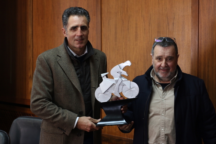 Miguel Indurain en la presentación de la carrera XXII Gran Premio Indurain. (@CcestellaL)