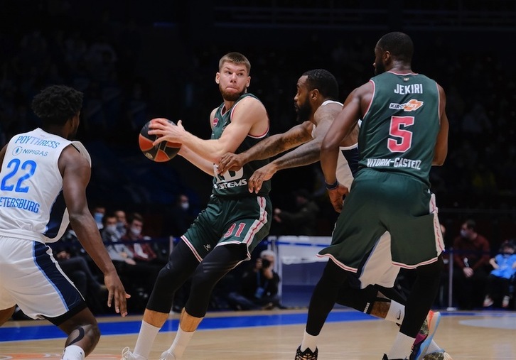 Rokas Giedraitis ha sido uno de los héroes del Baskonia del último cuarto. (EUROLEAGUE.NET)