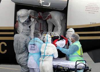 Koronabirusa pairatzen duten bi pertsona ekarri dituzte hegazkinez Ile-de-France eskualdetik martxoaren 19an. © Bob EDME