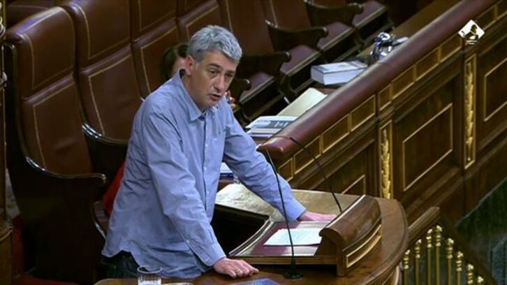 Oskar Matute (EH Bildu), en la tribuna del Congreso.