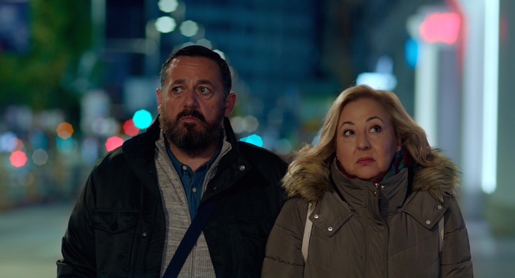 Pepón Nieto y Carmen Machi experimentan el sinsentido de ser turistas. (NAIZ)