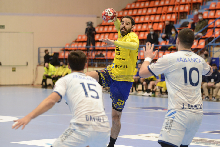 Sergi de la Salud, durante un partido de esta temporada con el Bidasoa-Irun. (Gorka RUBIO/FOKU)