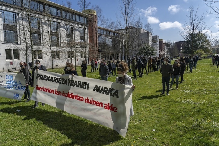 Concentración que se ha llevado a cabo este miércoles en el campus de Ibaeta, en Donostia. (Andoni CANELLADA | FOKU)