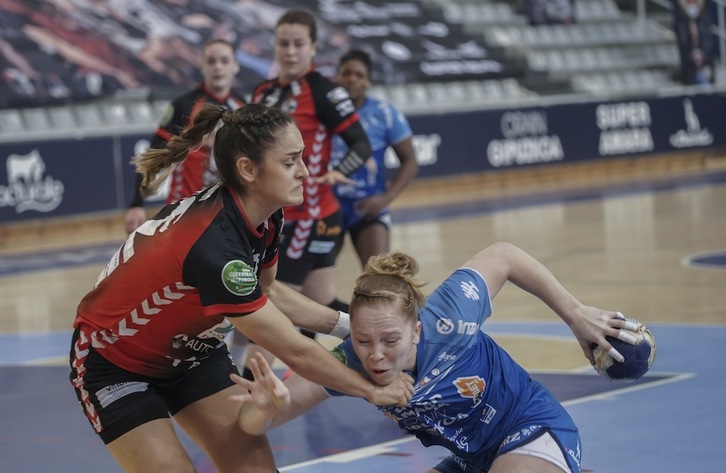 Tras su empate en el último derbi, Bera Bera y Zuazo separan sus caminos en esta segunda fase. (Andoni CANELLADA / FOKU)