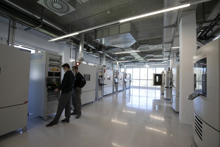 MUBILeko eraikinak 2.300 metro karratu inguru ditu.