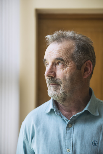 Mizel Hiribarren, un maire dans la lumière. © Guillaume Fauveau