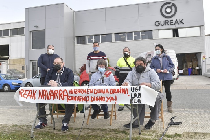 Rueda de prensa ofrecida por el comité del centro especial de empleo Gureak Navarra. (Idoia ZABALETA/FOKU)