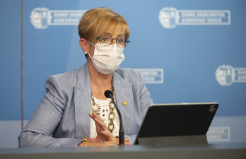 La consejera Arantxa Tapia durante la rueda de prensa de ayer tras el Consejo de Gobierno. (Mikel ARRAZOLA-IREKIA)