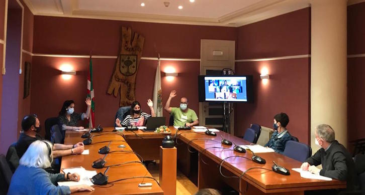 Amasa-Villabonako osoko bilkura, UEMAn sartzeari buruzko bozketan. (AMASA-VILLABONAKO UDALA)