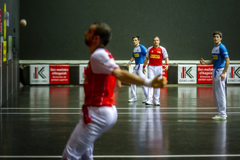 Partida hasieran ondo antzean eutsi badio ere, azkenerako Zabaleta erabat nagusitu zaio Ibai Zabalari. (Jaizki FONTANEDA/FOKU)