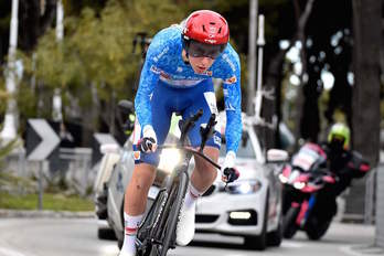 Pogacar, en la crono que disputó en la Tirreno (AFP PHOTO)