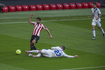 El Athletic afronta dos derbi consecutivos. En la imagen, Raúl García en otro contra el Eibar. (Aritz LOIOLA/AFP)