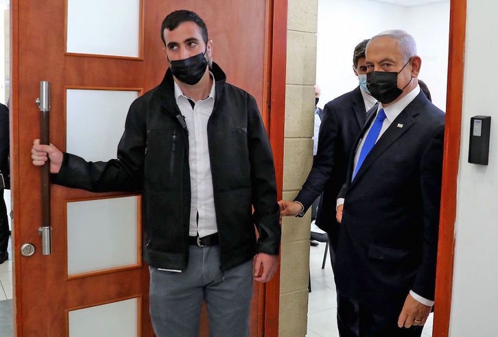 Netanyahu está siendo juzgado por corrupción. (Abir SULTAN / AFP)