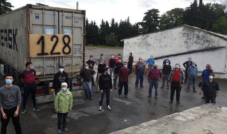 Imagen de un camión de recogida de alimentos de Zaporeak destinados a los refugiados de Lesbos. (GOBIERNO DE NAFARROA)