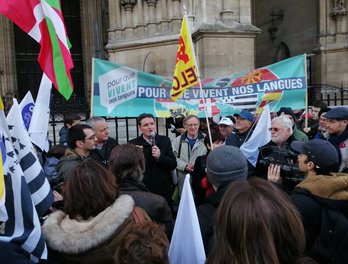 Estatu mailako Gure hizkuntzak bizi daitezen kolektiboa 2019an elkartu zen, besteak beste bozkatu berri den legea eskatzeko. (PAULMOLAC.BZH)