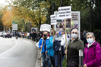 Legean onartu den murgiltze ereduaren aldeko protesta Baionan. (GUILLAUME FAUVEAU)
