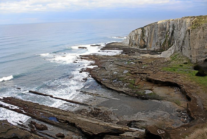La playa de Tunelboka que alberga una de las muestras geológicas más visibles del Antropoceno que hay en el mundo. 
