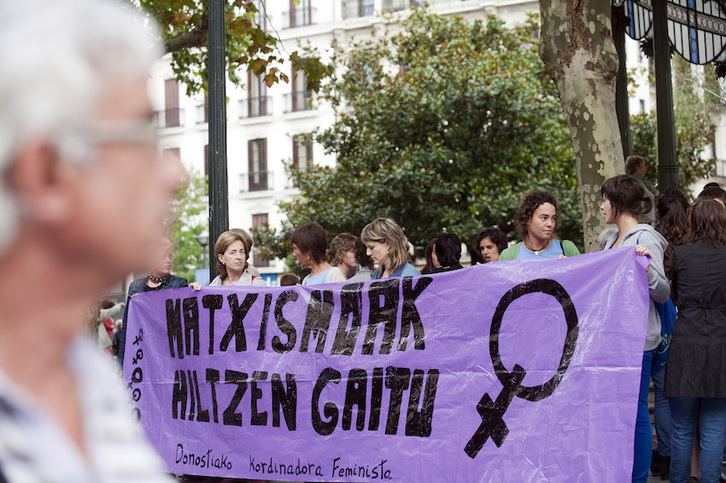 Concentración en Donostia en protesta por la violencia machista. (Juan Carlos RUIZ/FOKU)