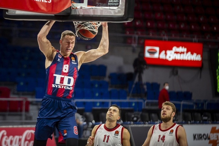 Tadas Sedekerskis es uno de los afectados de covid-19 de Saski Baskonia. (Jaizki FONTANEDA / FOKU)
