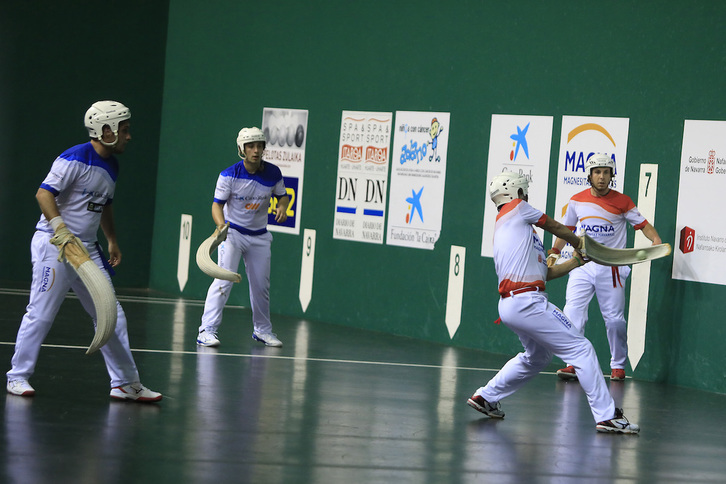 Uterga devuelve un revés durate la final. (FUNDACIÓN REMONTE)