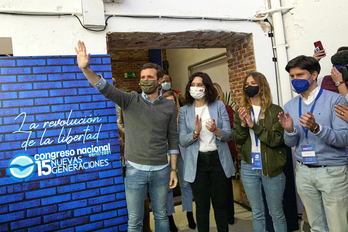 Casado, Ayuso y Fanjul, en el acto de esta tarde de Nuevas Generaciones. (Europa Press)