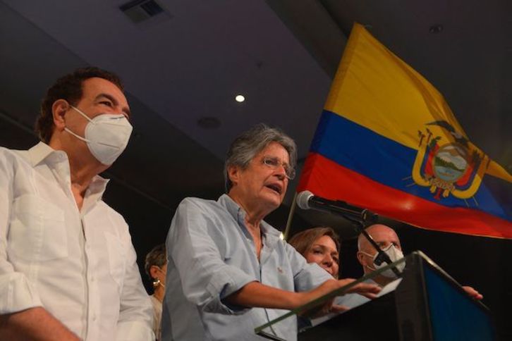 Guillermo Lasso anunciando su victoria en las urnas. (Fernando MENDEZ/AFP)