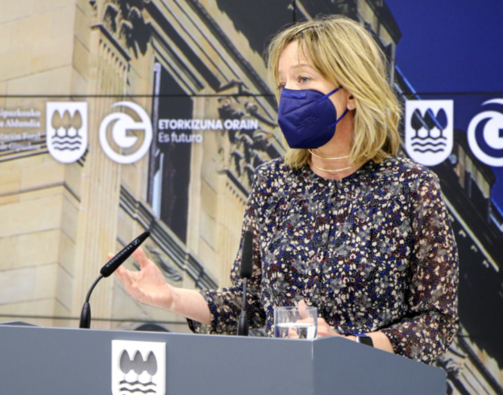 La portavoz foral Eider Mendoza, en su comparecencia de este martes. (Gipuzkoako Aldundia)
