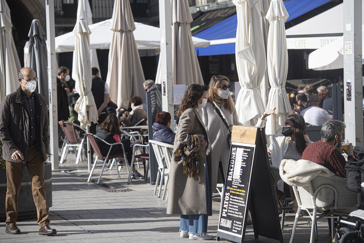 Los positivos rondan los 200 en los últimos días en Nafarroa. (Jagoba MANTEROLA/FOKU)