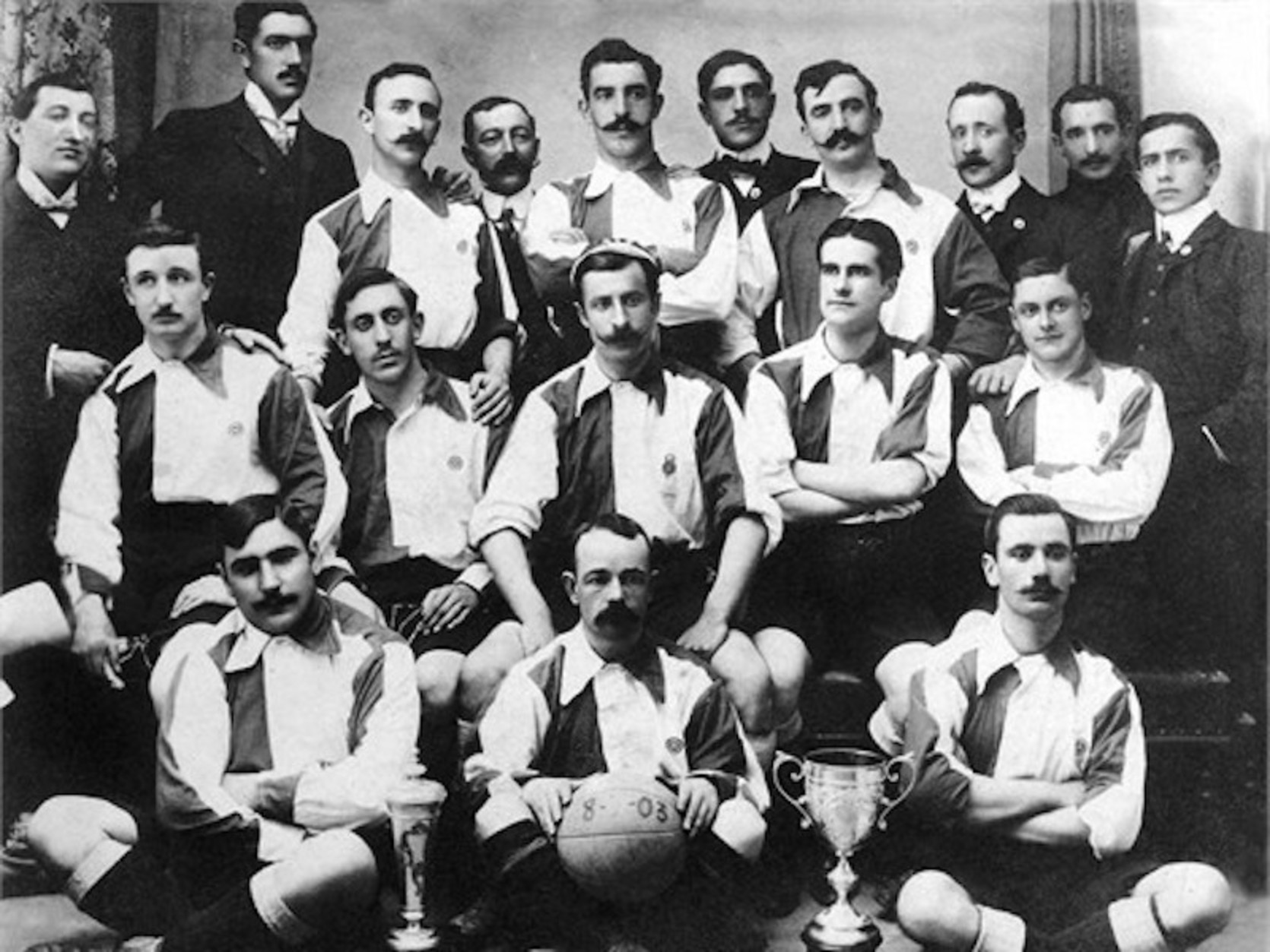 El Athletic campeón de Copa en 1903. (Wikimedia)