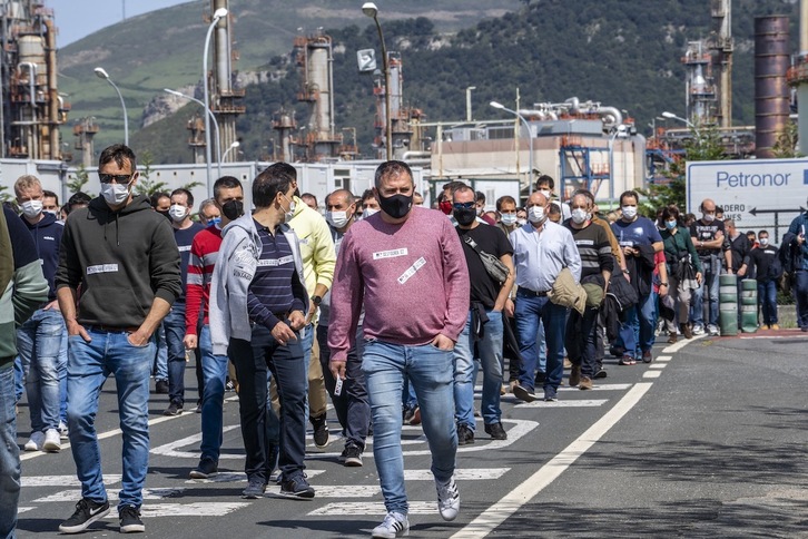 Manifestación de los trabajadores de Petronor por Muskiz. (Marisol RAMIREZ/FOKU)