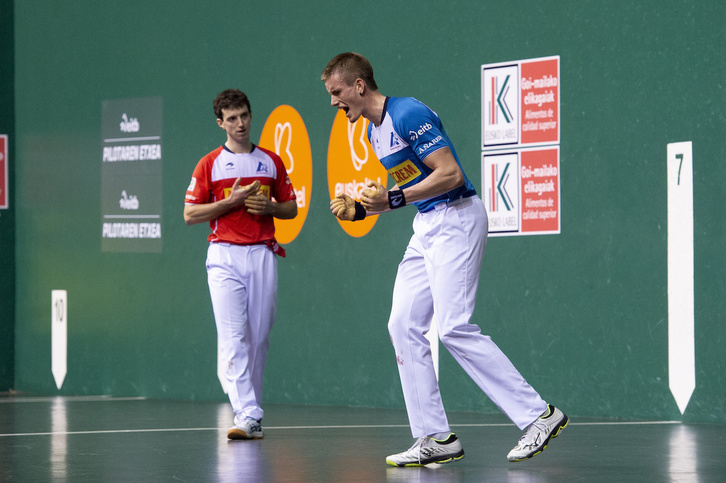 Jon Mariezkurrena, que celebra su victoria del play off ante Jaka-Martija, tiene una prueba de fuego ante Zabaleta. (Iñigo URIZ/FOKU)