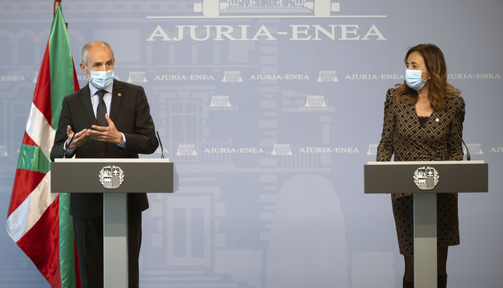 Josu Erkoreka y Olatz Garamendi, durante su comparecencia de este viernes. (IREKIA)